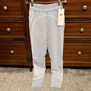 ALO Yoga Airbrush High Waist Heart Throb Leggings